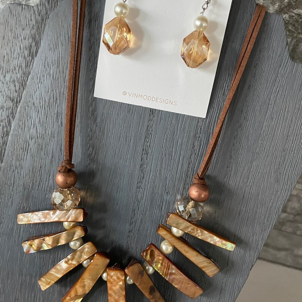 Vinmod Designs Crystal & Shell Statement Necklace… - image 2